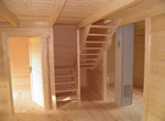 wnętrze domu z drewna